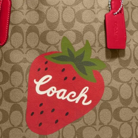 🍓 Coach Strawberry Tote Bag and Zip Around Wallet Set - Picture 6 of 16